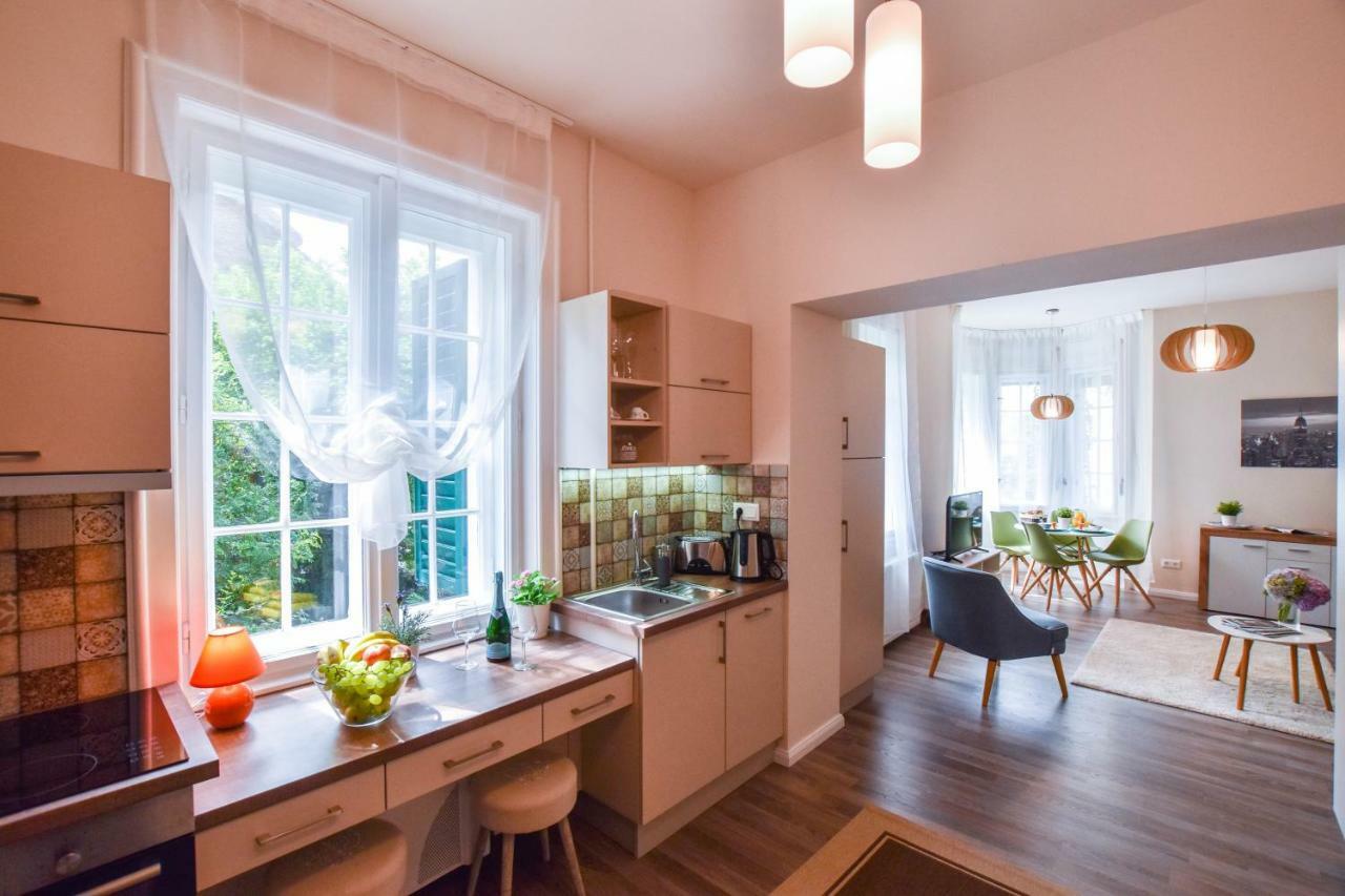 Christine Apartment Close To The Buda Castle Budapest Luaran gambar